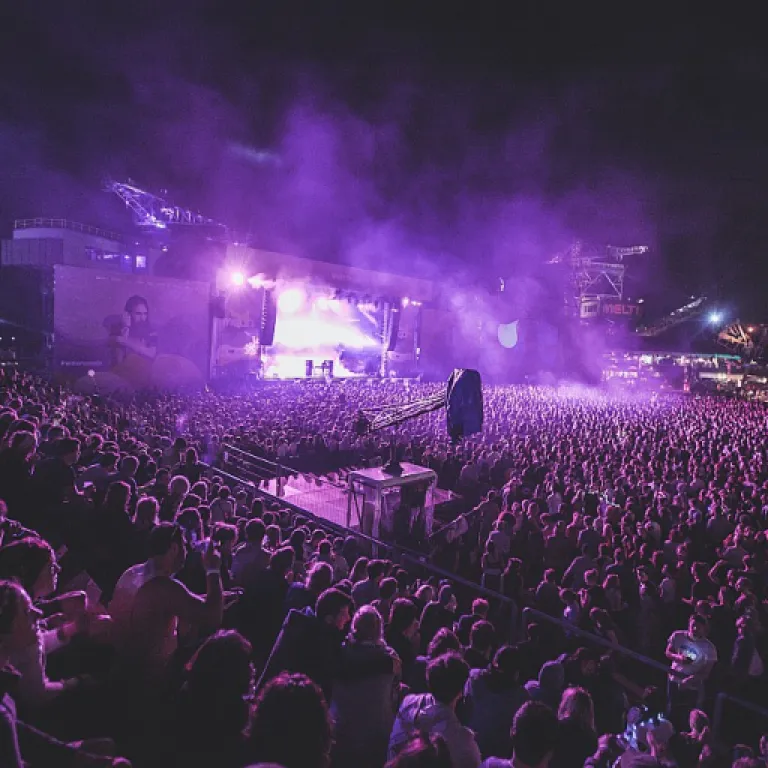 How to leverage a Runway Monday Newark antiques and collectors fair free expo pass for B2B growth